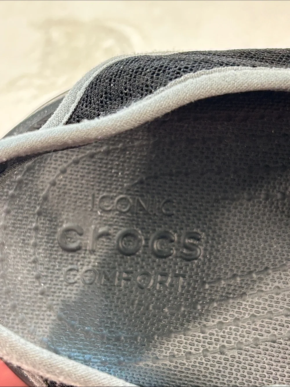 CROCS Swiftwater Mesh Deck Sandal Athletic Men’s Size 10 Black & Gray NEW